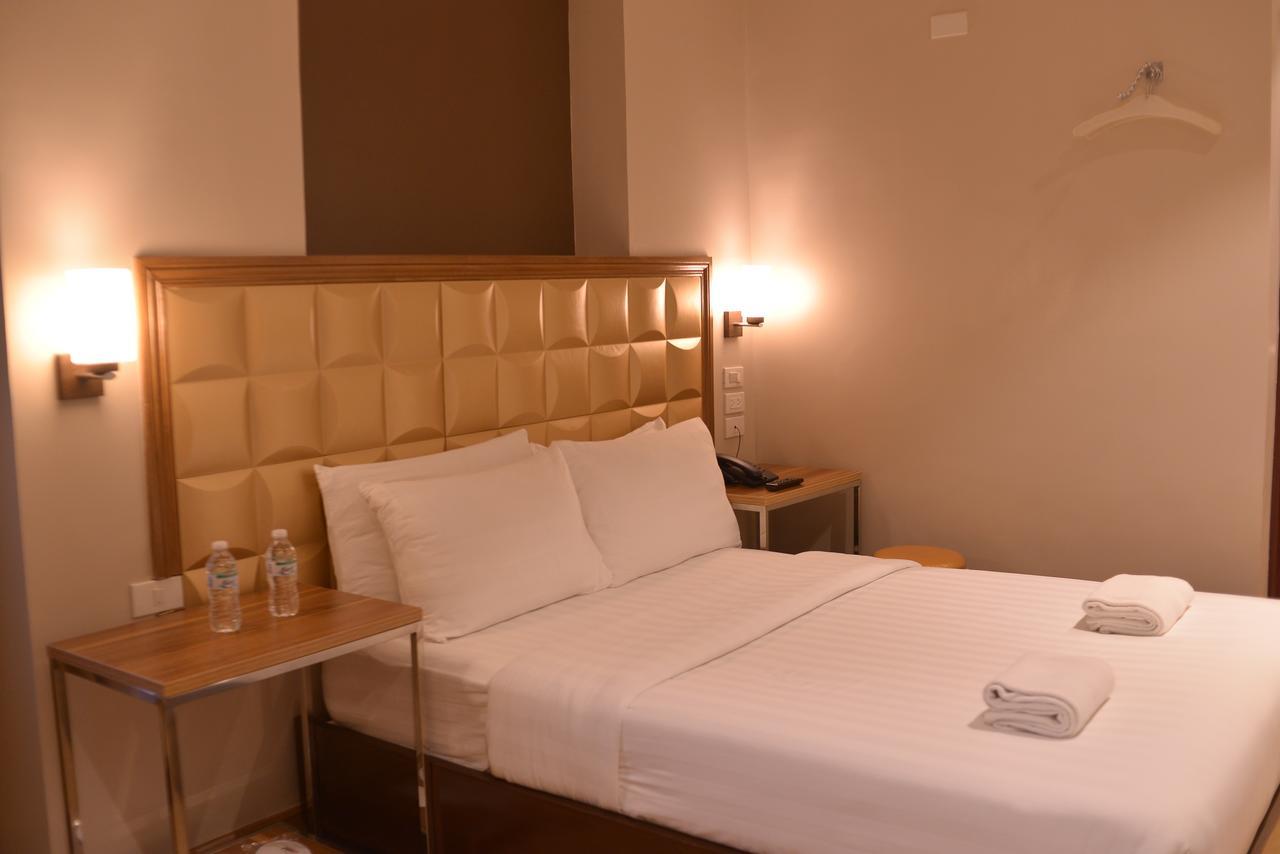 Robertson Hotel Naga  Luaran gambar