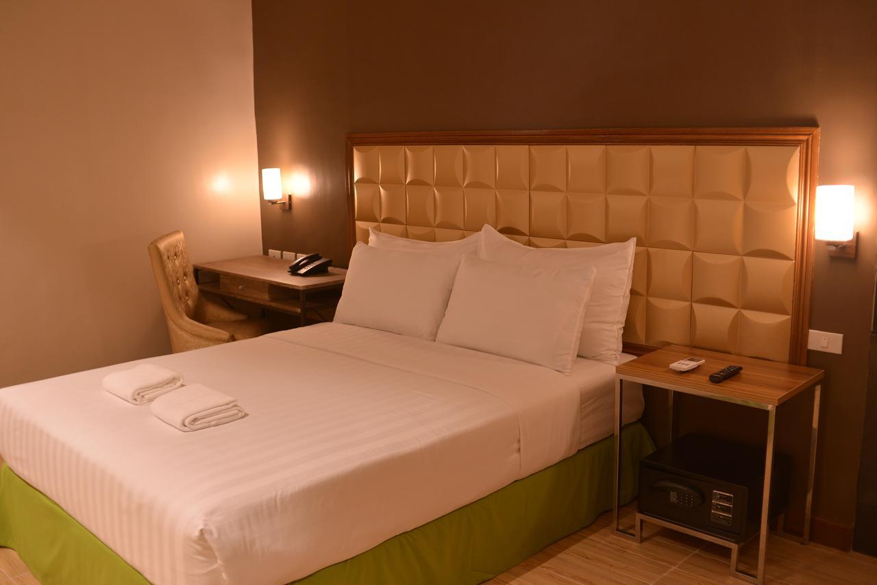 Robertson Hotel Naga  Luaran gambar