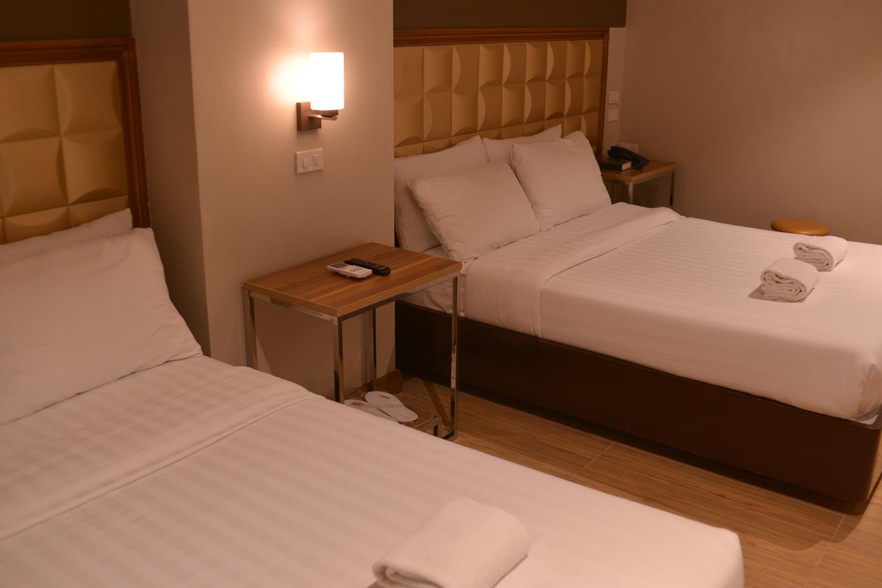 Robertson Hotel Naga  Luaran gambar